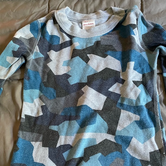 Hanna Andersson blue camo pajamas size 6-7 - Picture 2 of 5